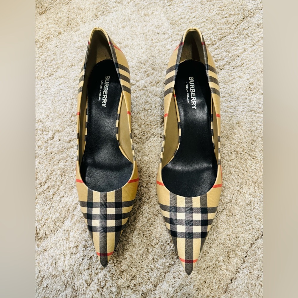 Burberry Aubri pumps